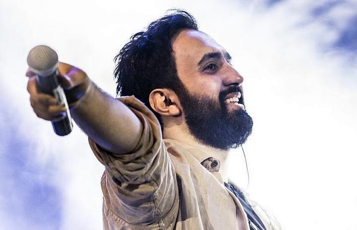 Stanbêjê navdar ê Îranî ji ber straneke pistgiriya protestoyên Jîna Emînî hate binçavkirin