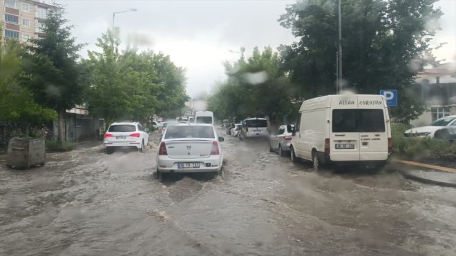 Li bajarê Qersê li navça Qaxizmanê baran û teyrok bûn sedema rabûna lehiyê