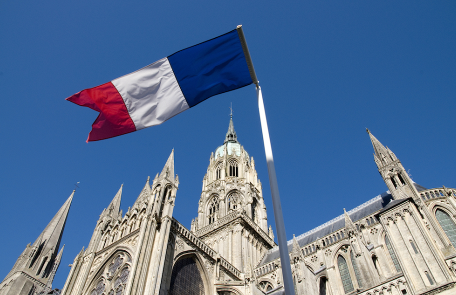 Fransa dê 5 milyon euro alîkariyê bide wî welatî