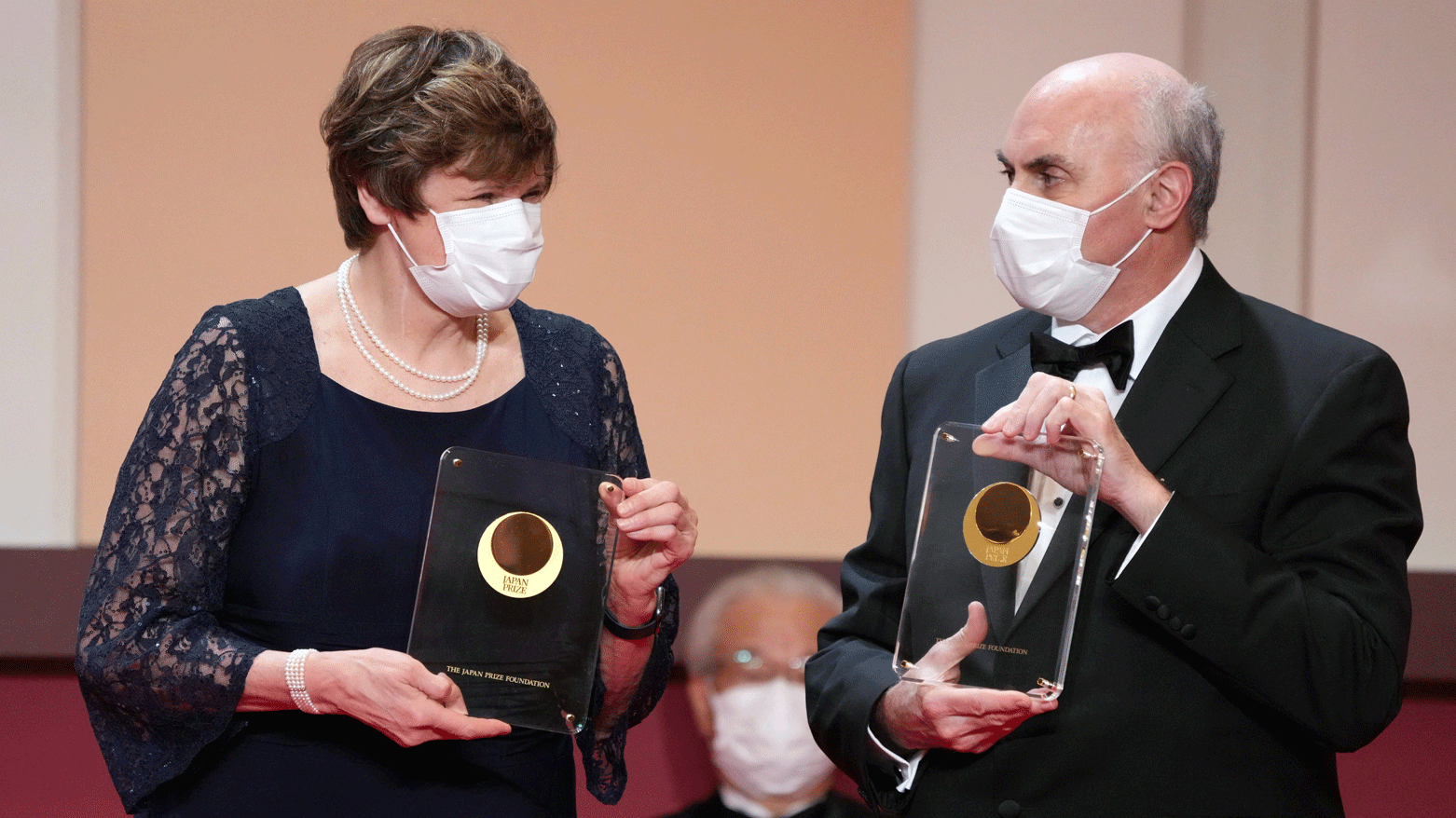 Xwediyên ‘Xelata Nobela Tibê’ eskere bûn