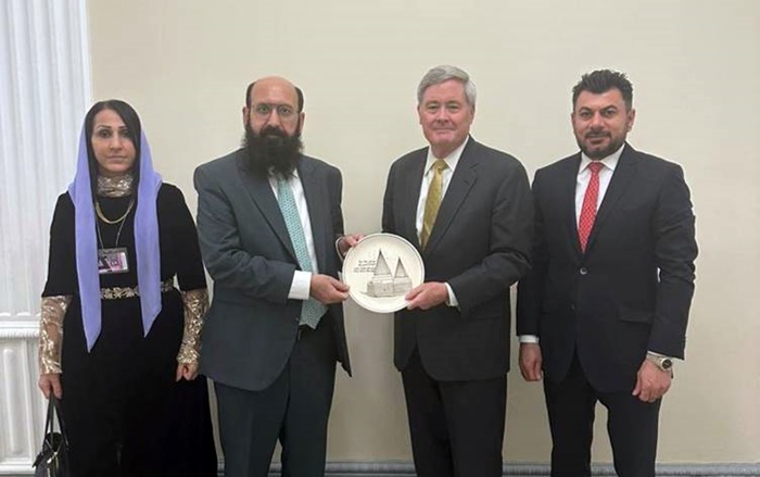 Mîrê Êzidîyan bi rayedarên Koska Spî re civiya: Rêkeftina Singalê û vegera koçberan...