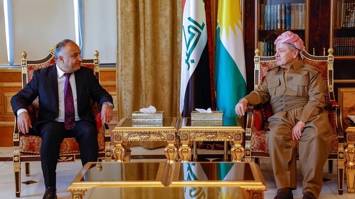 Serok Barzanî bi sanda bilind a Tevgera Asûrî re civiya