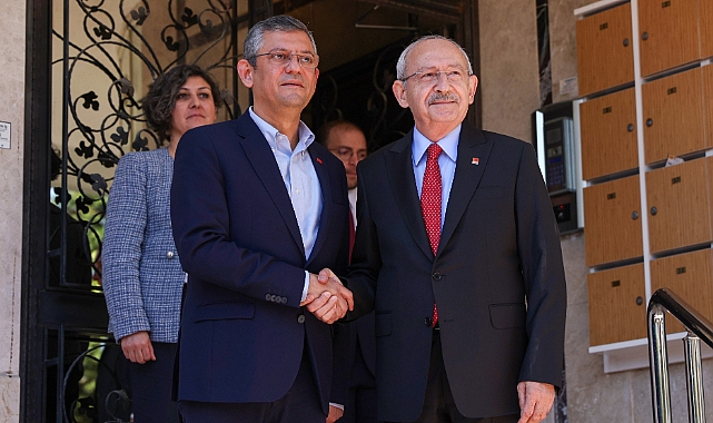 Serokê CHPê Kemal Kiliçdaroglu wezîfa xwe dewrî Özgür Özel kir