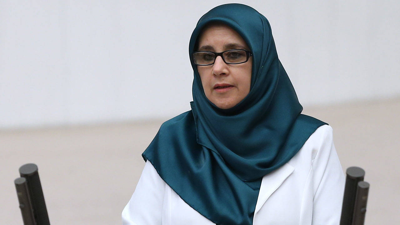 Huda Kaya li Balafirgeha Stenbolê hate binçavkirin