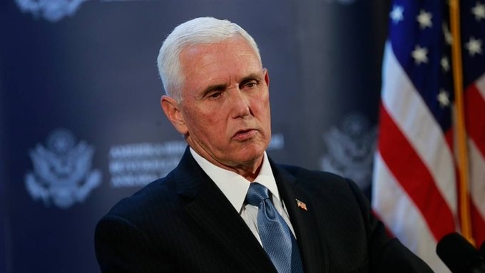 Mike Pence ji namzediya seroktiya Amerîkayê vekisiya