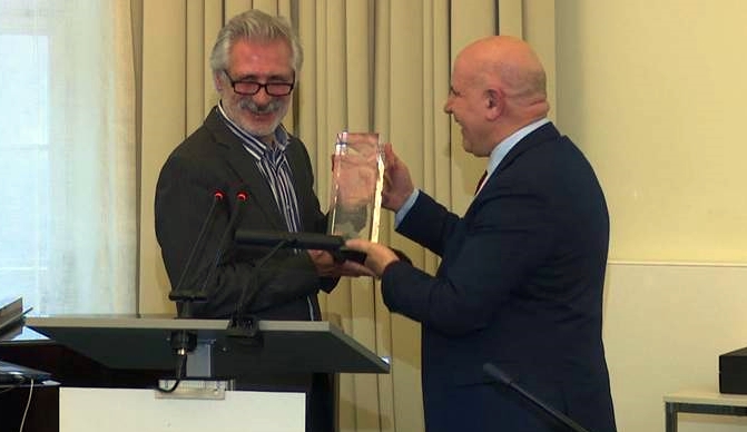 Dr. Zerdest Haco Yekemîn Xelata Mîr Celadet Bedirxan wergirt