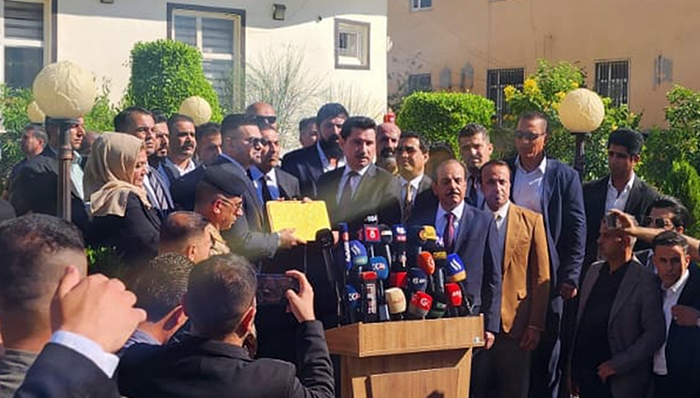 Baregeha PDKê bi merasîmekê ji Zanîngeha Kerkûkê re hate diyarî kirin