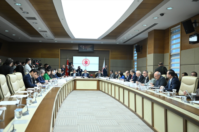 Protokola Îsveçê ya tevlîbûna NATOyê di komisyona karên derve ya TBMM de qebûl bû