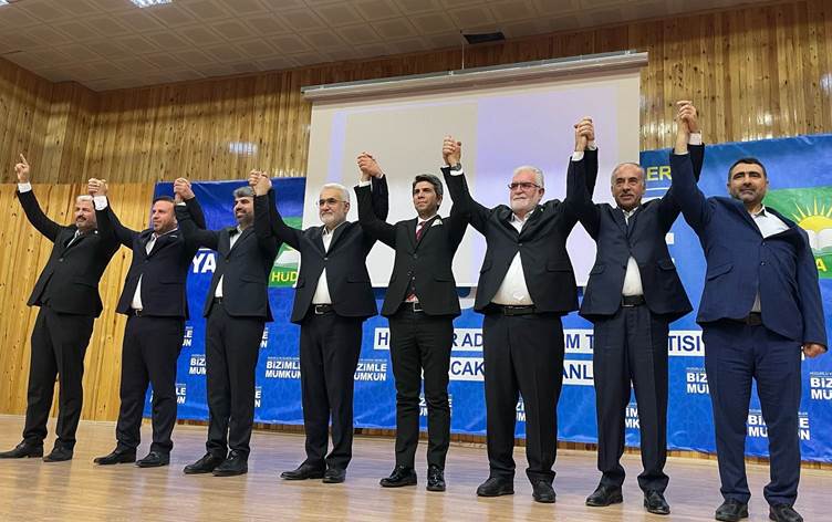 Serokê HUDAPARê 3 bajarên ku pistgiriya Tifaqa Cumhur dikin eskere kir