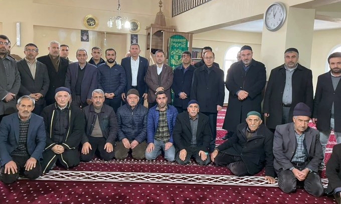 Ji melayên Kurd serdana pistgiriyê bo melayê mizgefta Pasûrê