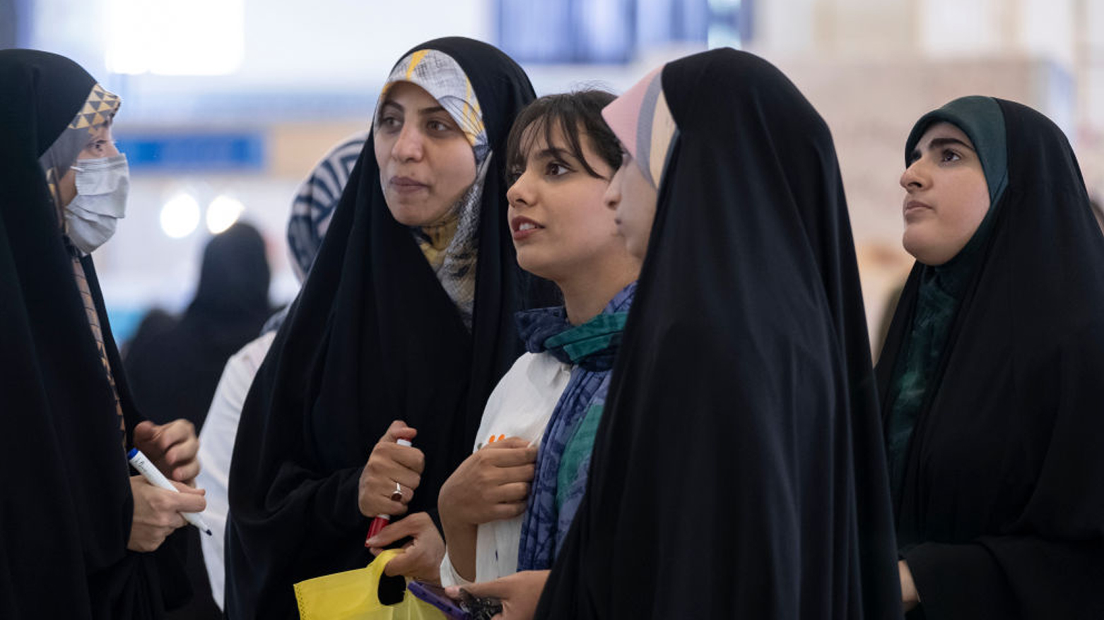 Îran | Bi hinceta hîcabê zêdetirî 100 kargeh hatin girtin, 500 otomobîl hatin desteserkirin