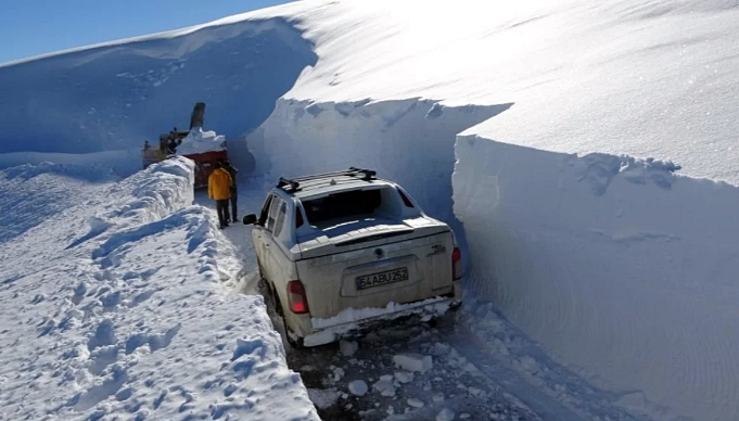 Li 4 bajarên Bakurê Kurdistanê zêdetirî hezar rê hatin girtin