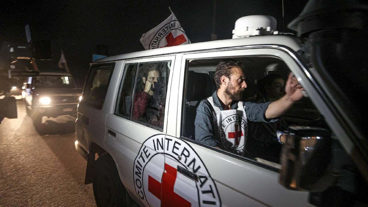 Îsraîl guhertina dîlan qebûl kiriye lê li benda bersiva Hamasê ne