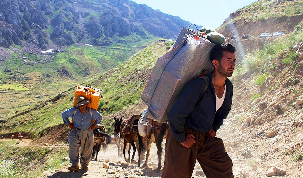 Pasdarên Îranê dîsa êrîsî kolberên kurd kirin