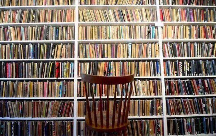 Kurdekî 13 salî romaneke polîsiye nivîsî û li fuara pirtûkan roja îmzeyê li dar xist