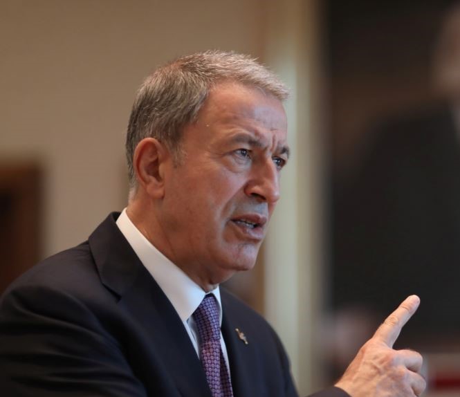 Akar: "Em dikarin leskerên Sûriyê teslîmê Rûsyayê bikin"