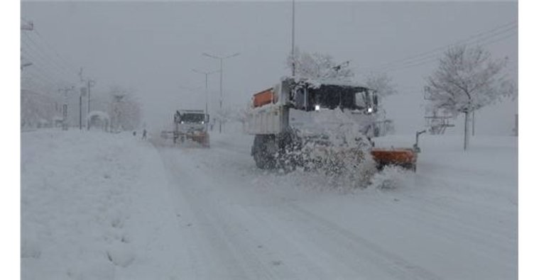 Rêyên 144 gundên Kurdistanê ji berfê hatin girtin