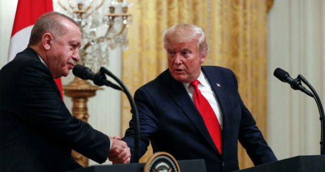 Trump: “Em û Erdogan di mijara Idlibê de bihevre dixebitin”