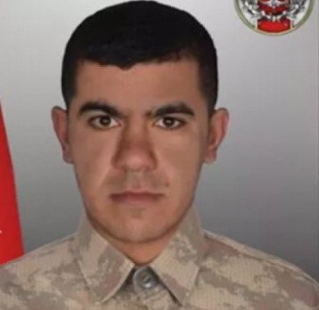 Di êrîsa Sûriyê de leskerekî Tirkiyê jiyana xwe ji dest da