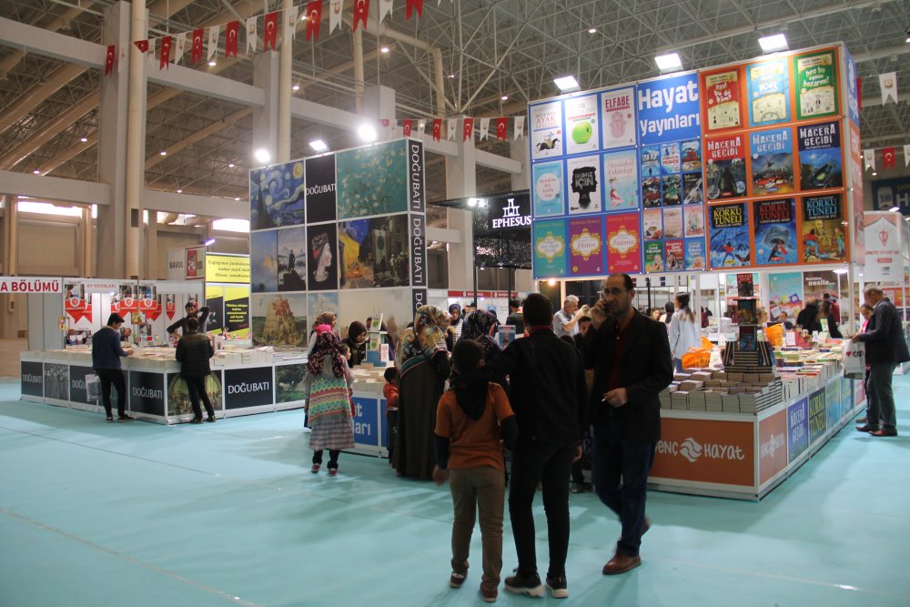 Li Rihayê fûara pirtûkan ya sêyemîn destpêkir