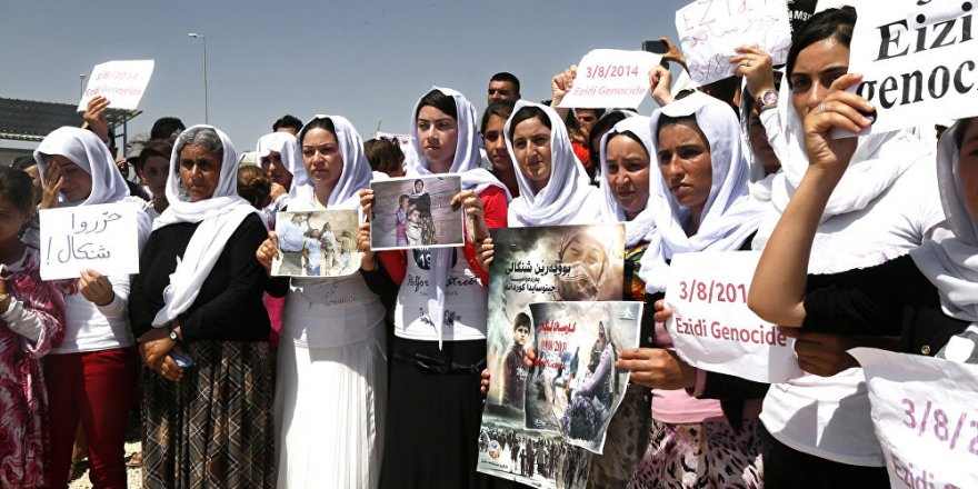 Jinên êzidî ji bo ‘DAISiyên kampên Rojava’ giliyê hikûmeta Alman kirin