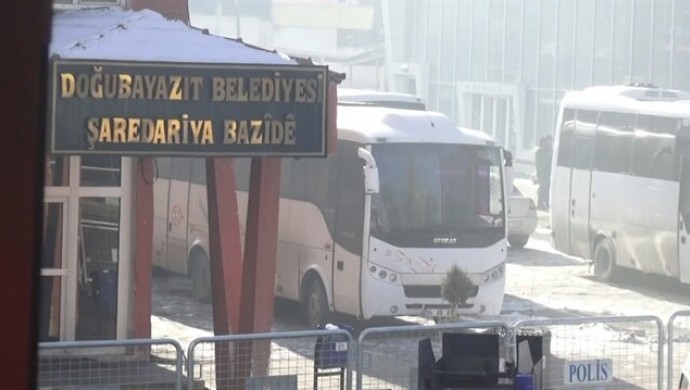 Li saredariya Bazidê êrîsa bi kêr û çekan: 2 endamên HDPê birîndar bûn