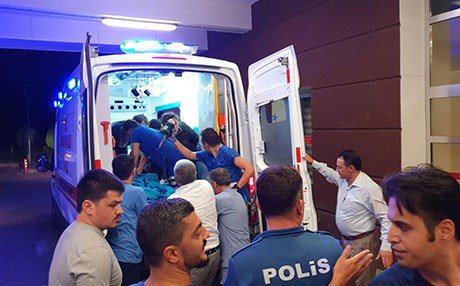 Li Semsûrê êrîsî wesayîta polîsan kirin