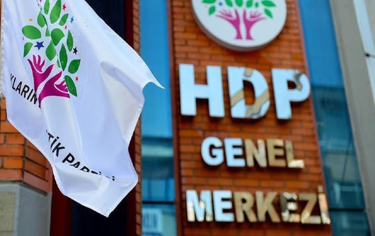 HDP’li Belediye Baskani, partisinden istifa etti