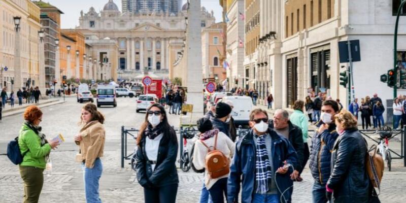 Italya’da ölü sayisi 22 bin 745, Ingiltere’de 14 bin 576’ya çikti