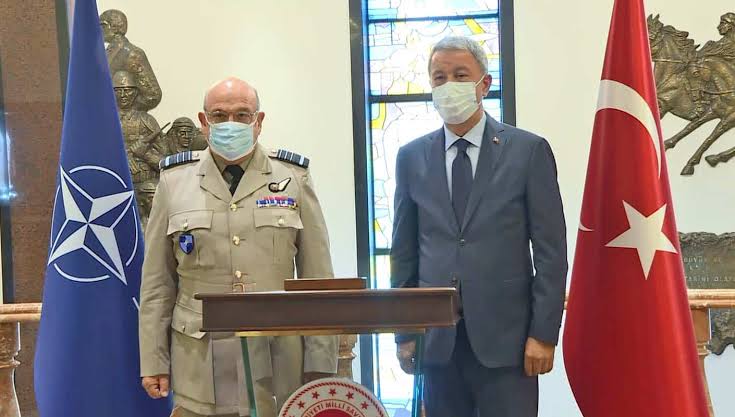 Akar, NATO Askeri Komite Baskani ile görüstü