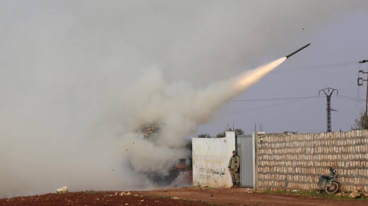 Türk güçleri Esad kontrolündeki noktalari vurdu