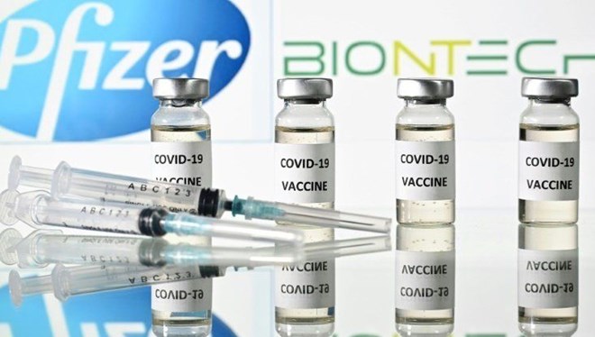 BioNTech ve Pfizer, üretim hedefini 2 milyar doza çikardi