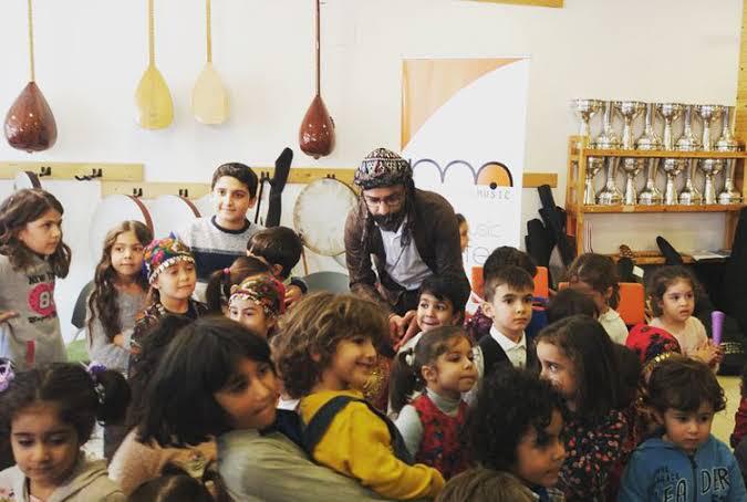 Diyarbakir’da anne karnindan 5 yasina kadar Kürtçe müzik egitimi
