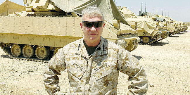 CENTCOM Komutani’ndan DSG’ye destek pozu