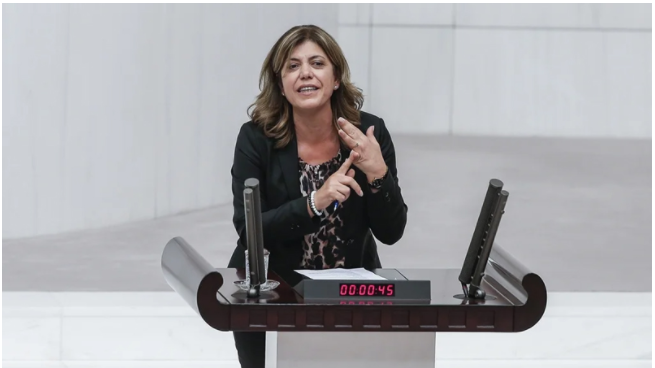 Kürtçenin TBMM’deki çeviri sisteminde yer almamasina tepki!