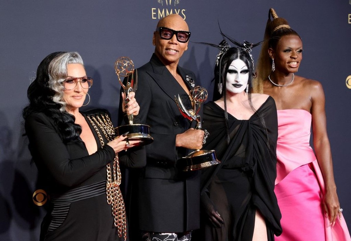 RuPaul aldigi son ödülle Emmy rekoru kirdi!