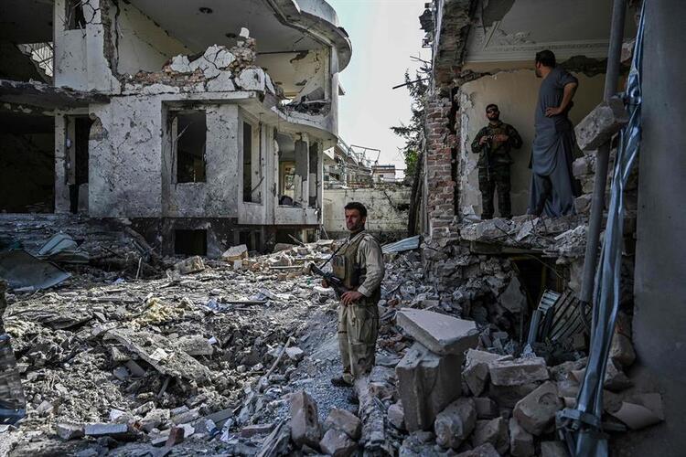 Taliban’dan, Afganistan Savunma Bakani’nin evine bombali saldiri!