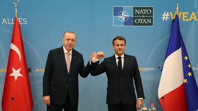 Erdogan’la görüsen Macron: Fransiz laikligi istismar edilmemeli!