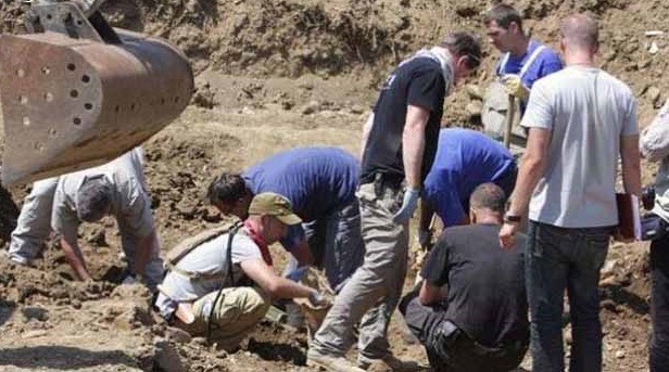 Sengal’de katledilen 11 Ezidi Kürdün mezari bulundu