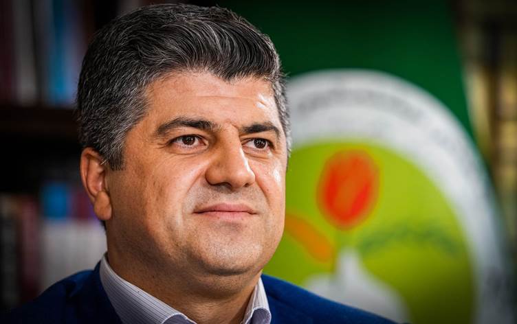 KYB'den Cengi'ye suçlama: Görevi kötüye kullandi