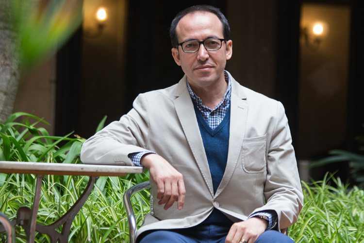 Kürt yazar Burhan Sönmez PEN International'a baskan seçildi