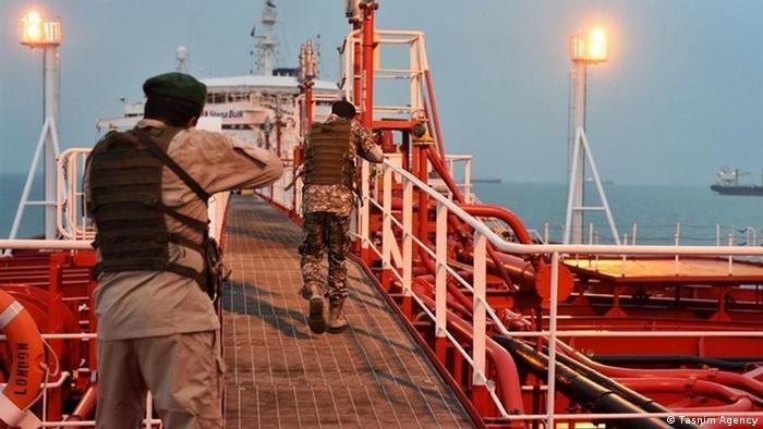 Tahran: ABD, Umman Denizi'nde bir petrol tankerine el koymaya çalisti