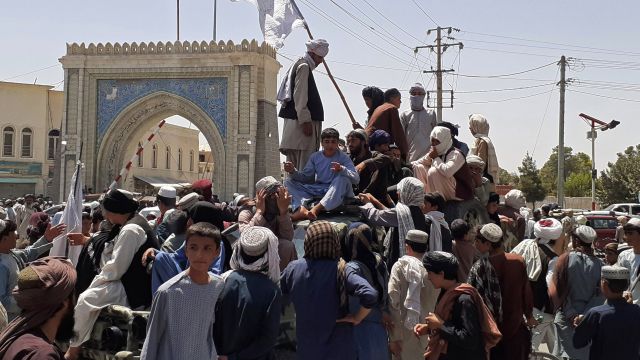 BM'den, Afganistan'a hava yoluyla insani yardim!