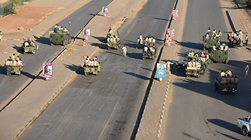 Bir ayda ikinci askeri darbe: Basbakan ve bakanlar tutuklandi!