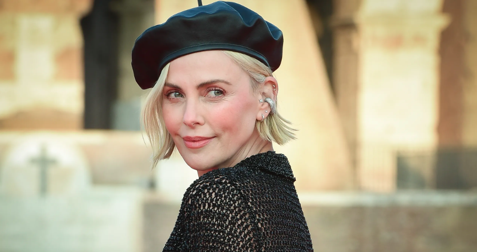 Charlize Theron: Sadece yaslaniyorum...