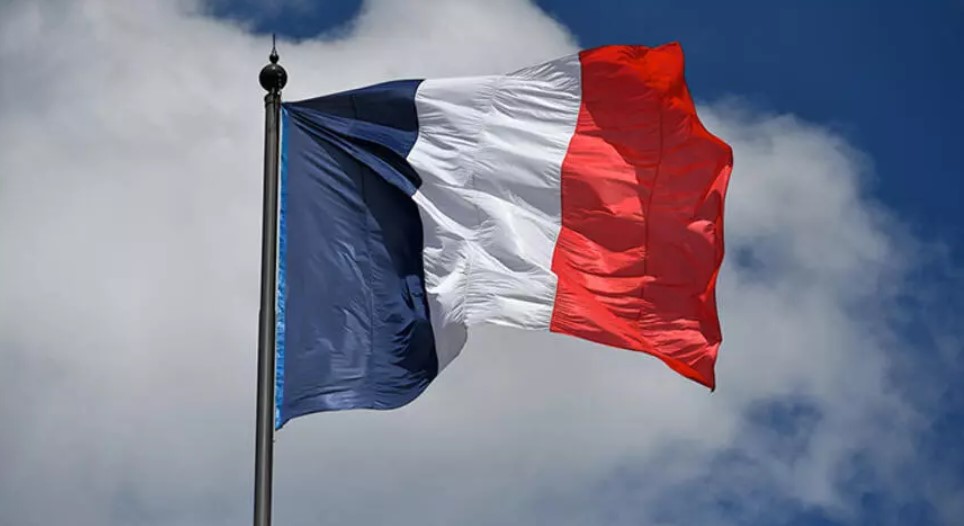 Fransa Nijer'e 'müdahale' sinyalini verdi!