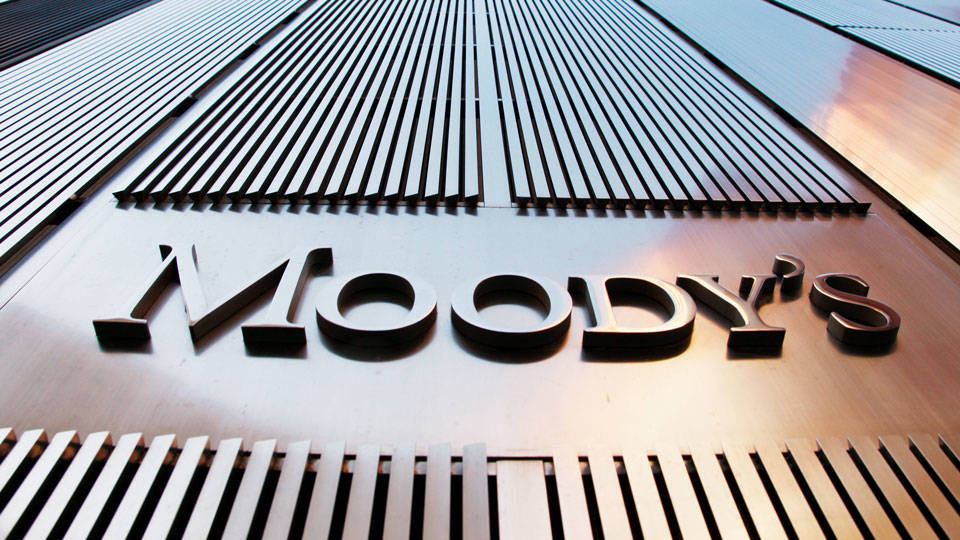 Moody’s ABD’li 10 bankanin kredi notunu düsürdü ve uyardi!