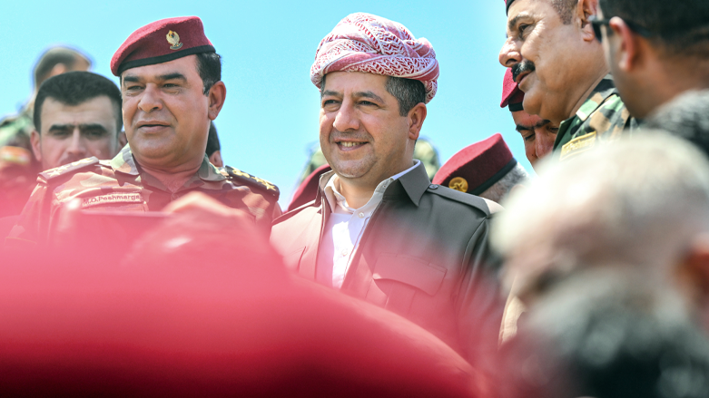 Basbakan Barzani'den Pirde'deki Pesmerge cephesine bayram ziyareti