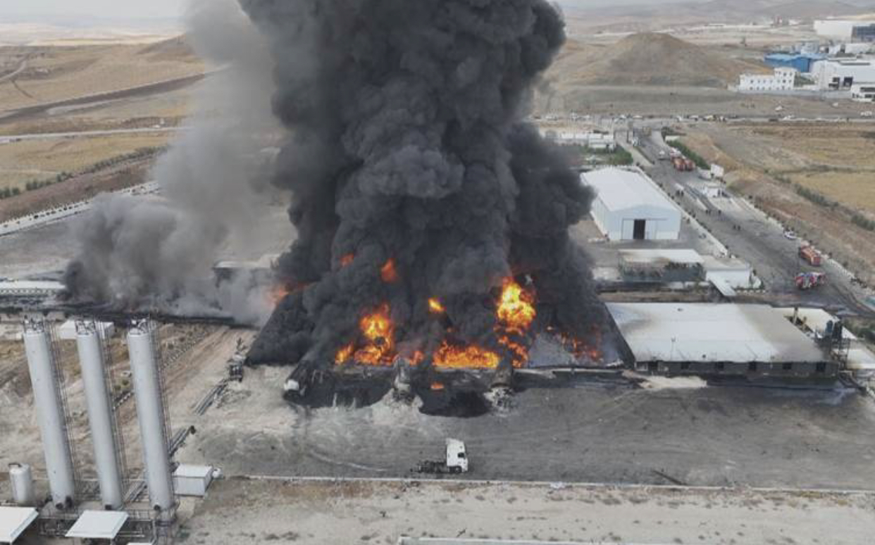 Süleymaniye’deki petrol tesisinde yangin: 2 kisi yasamini yitirdi