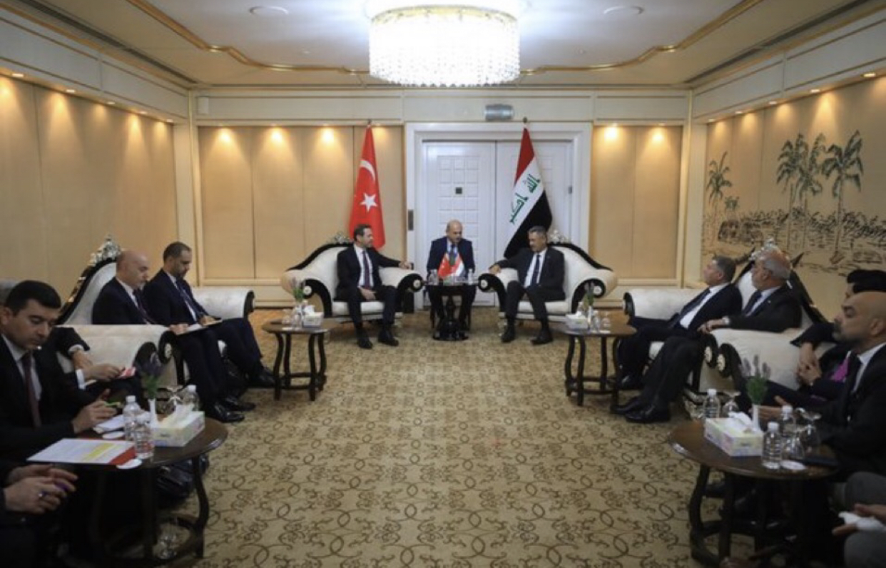 Türkiye Enerji Bakani ile Irak Petrol Bakani görüstü